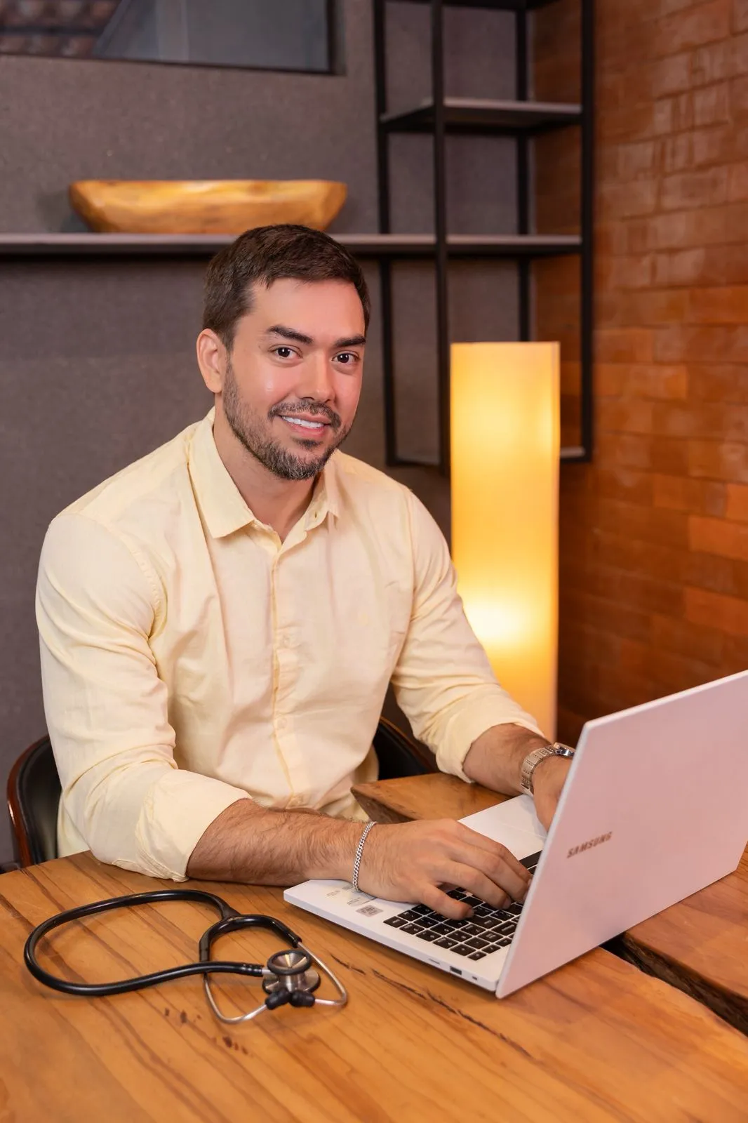 Dr. Felipe Hubechara